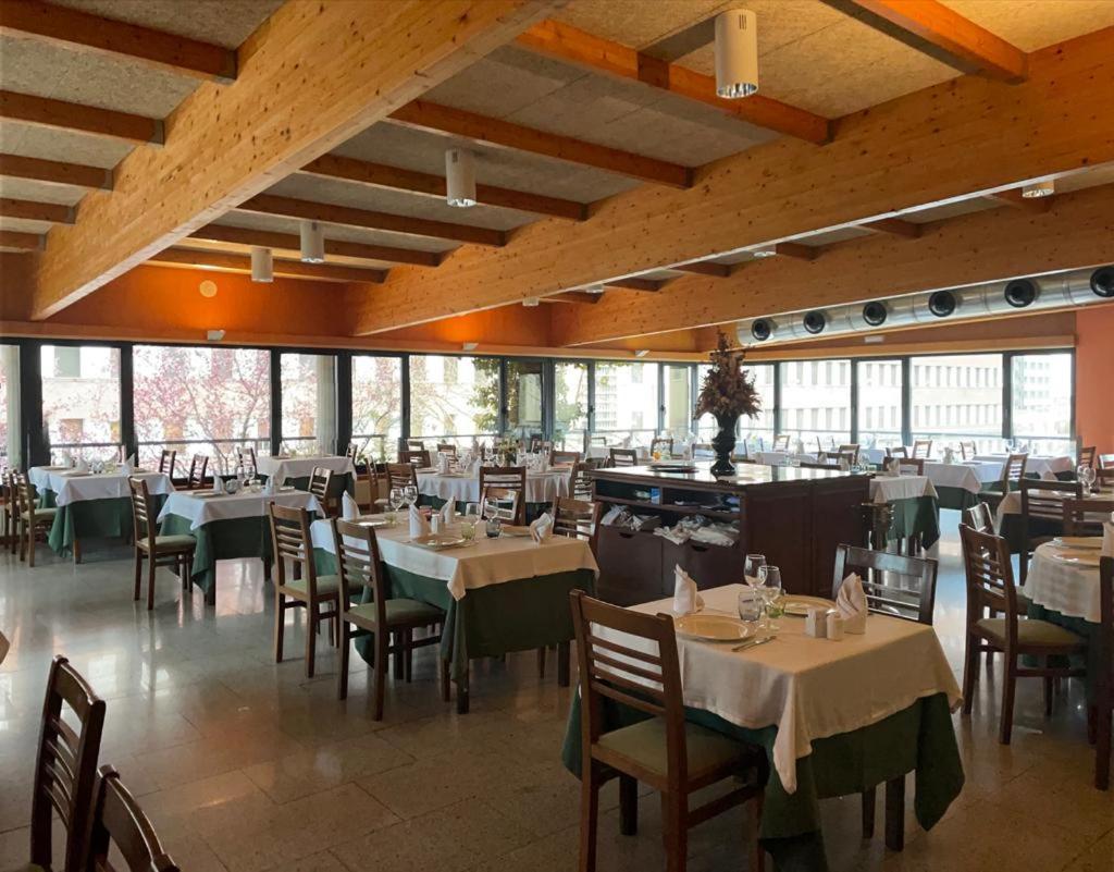 Olvega Hostal Los Infantes מראה חיצוני תמונה